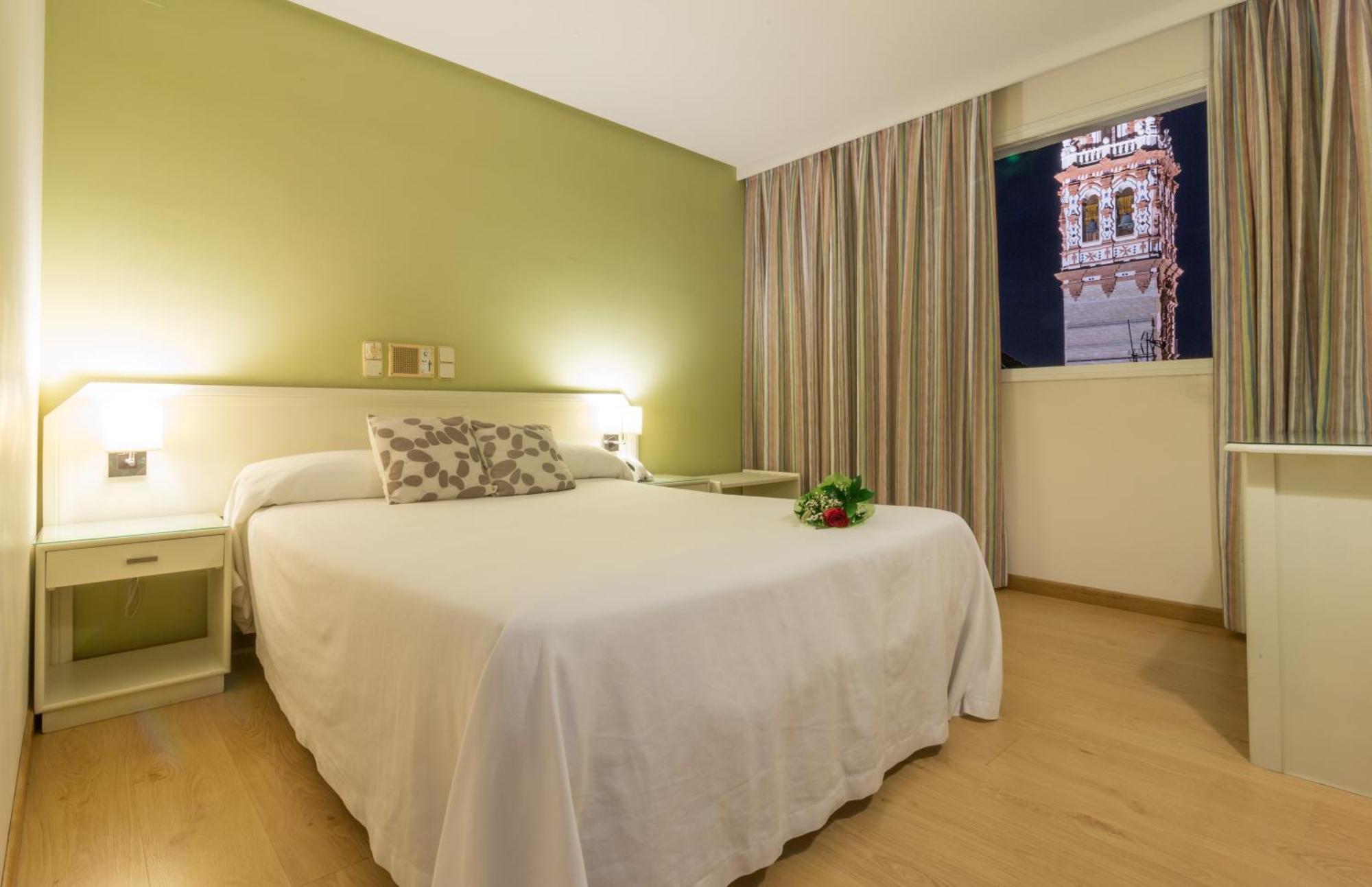 Hotel Plateria Écija Екстериор снимка