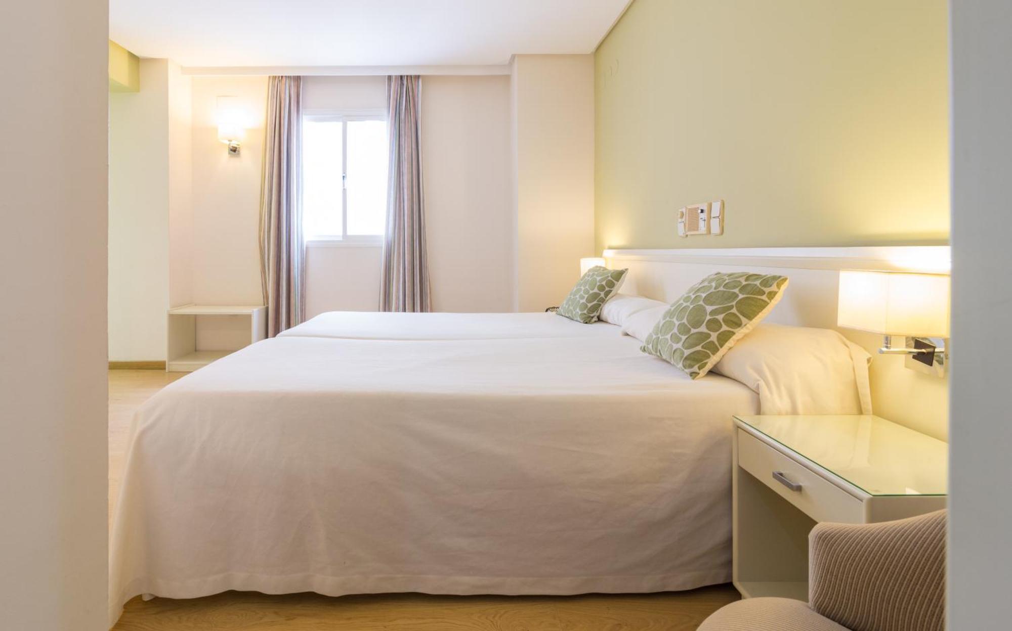 Hotel Plateria Écija Екстериор снимка