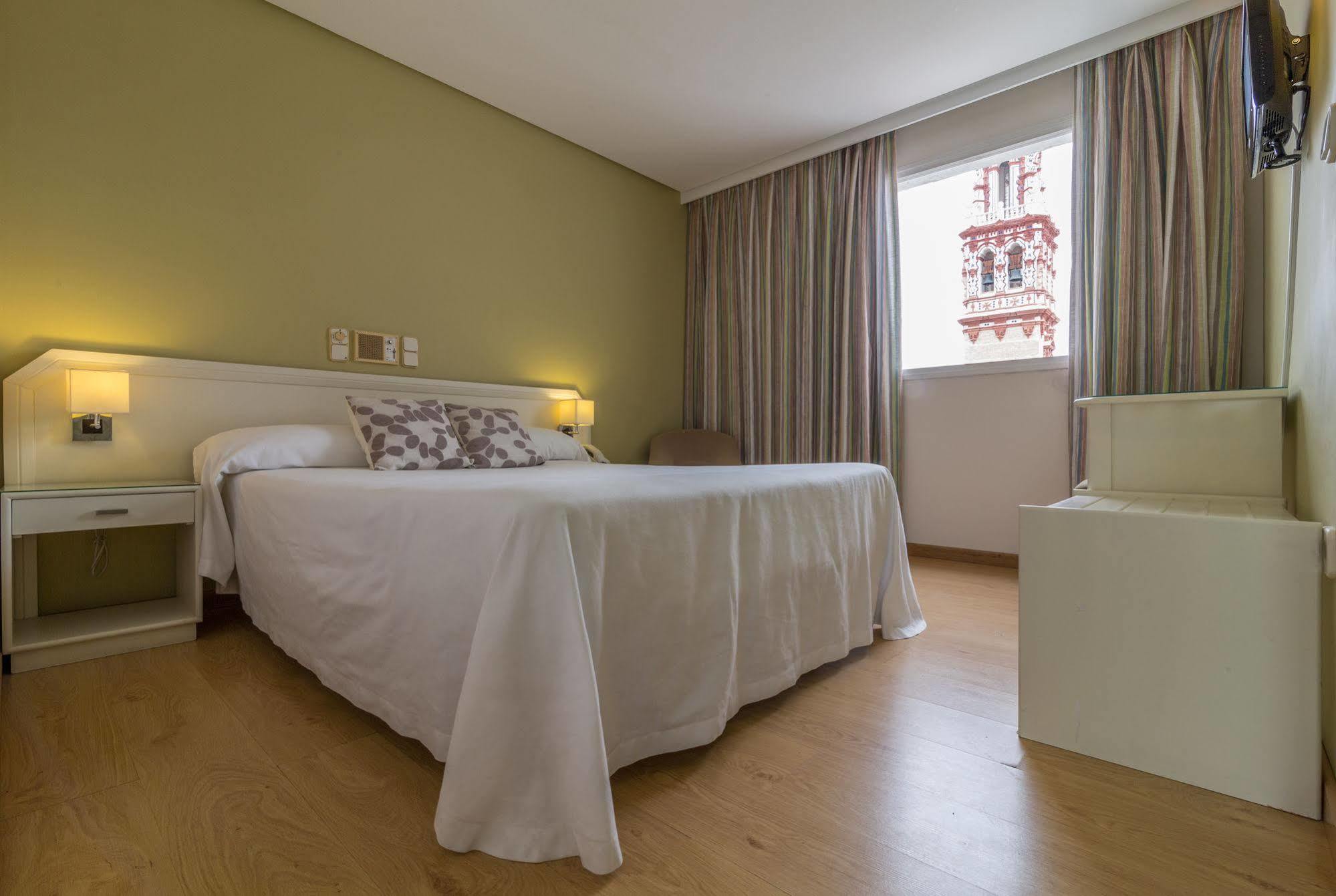 Hotel Plateria Écija Екстериор снимка